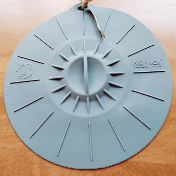 Norwex Silicone Lids Set in Blue & Gray - Picture 4 of 4